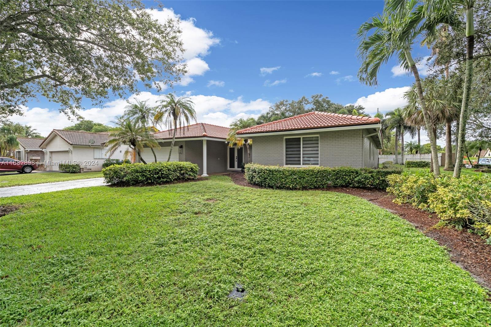 4818 NW 92nd Ter, Coral Springs, Florida image 8