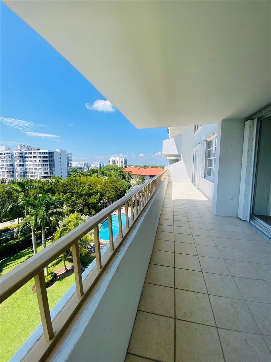 155 Ocean Lane Dr #709, Key Biscayne FL 33149