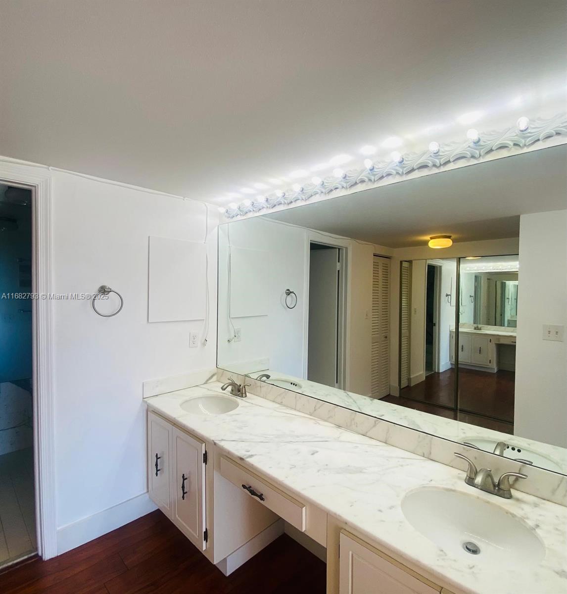 155 Ocean Lane Dr #709, Key Biscayne FL 33149