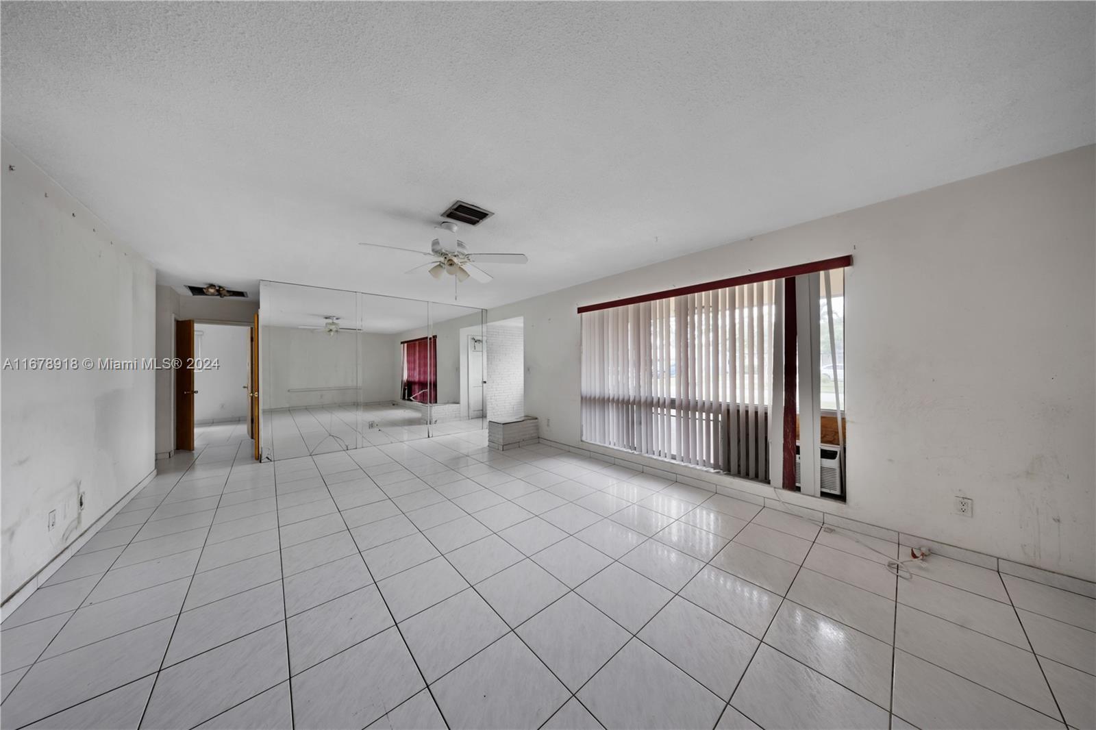 543 S Crescent Dr, Hollywood, Florida image 29