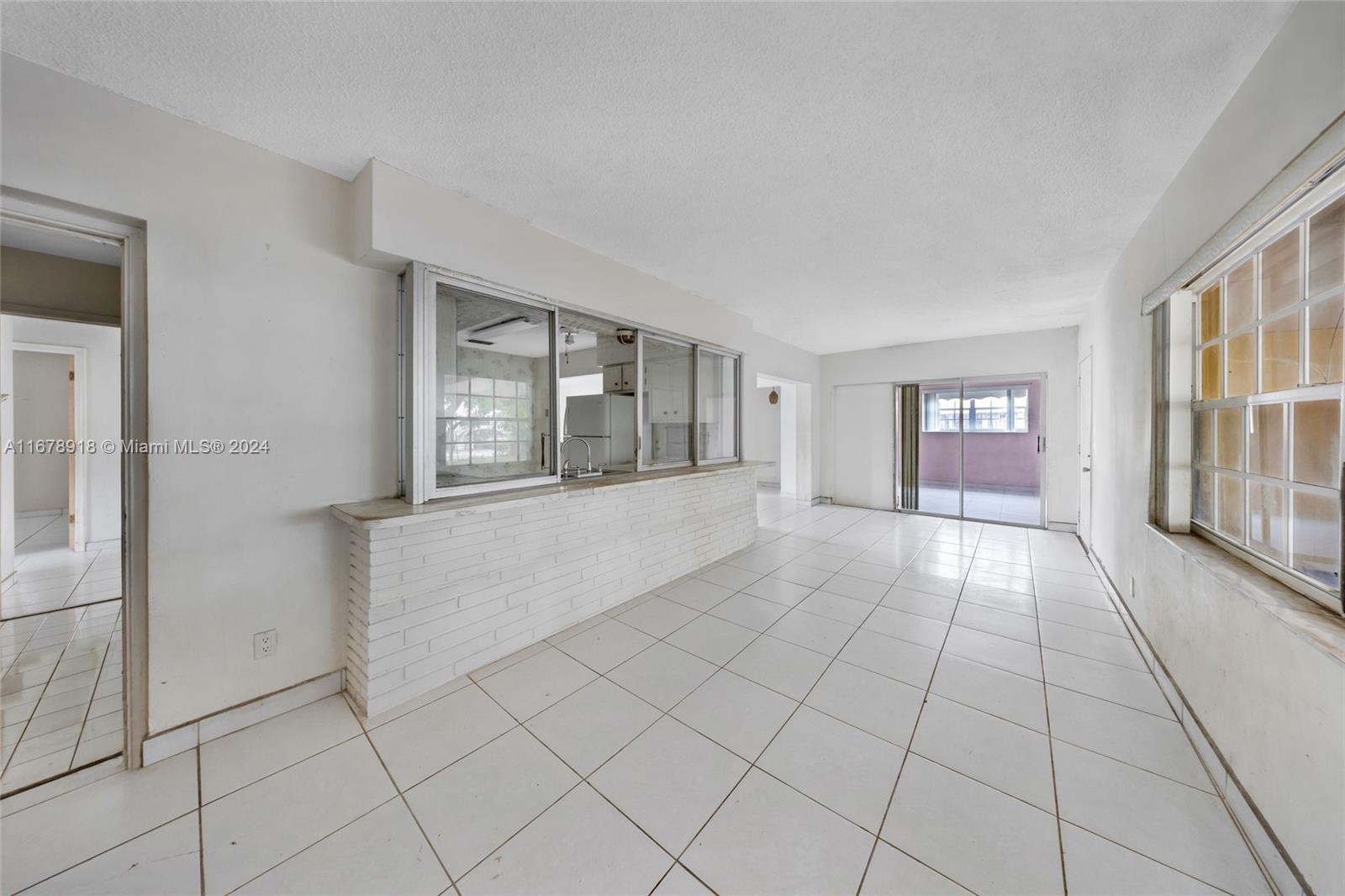 543 S Crescent Dr, Hollywood, Florida image 36