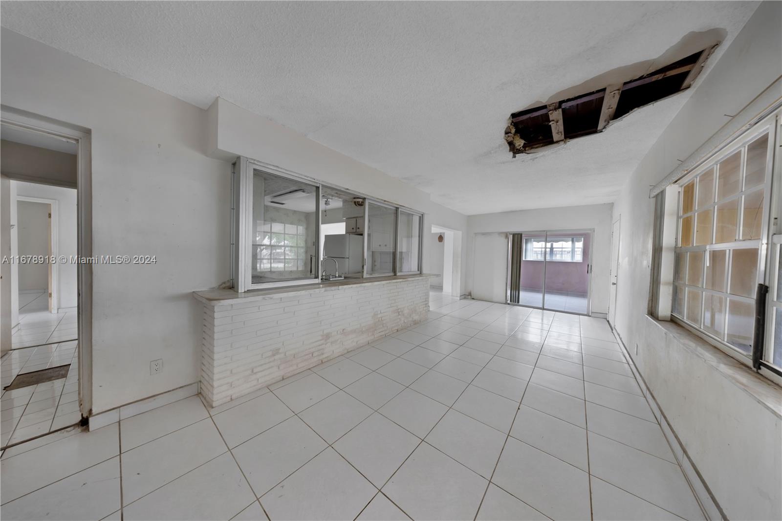 543 S Crescent Dr, Hollywood, Florida image 37