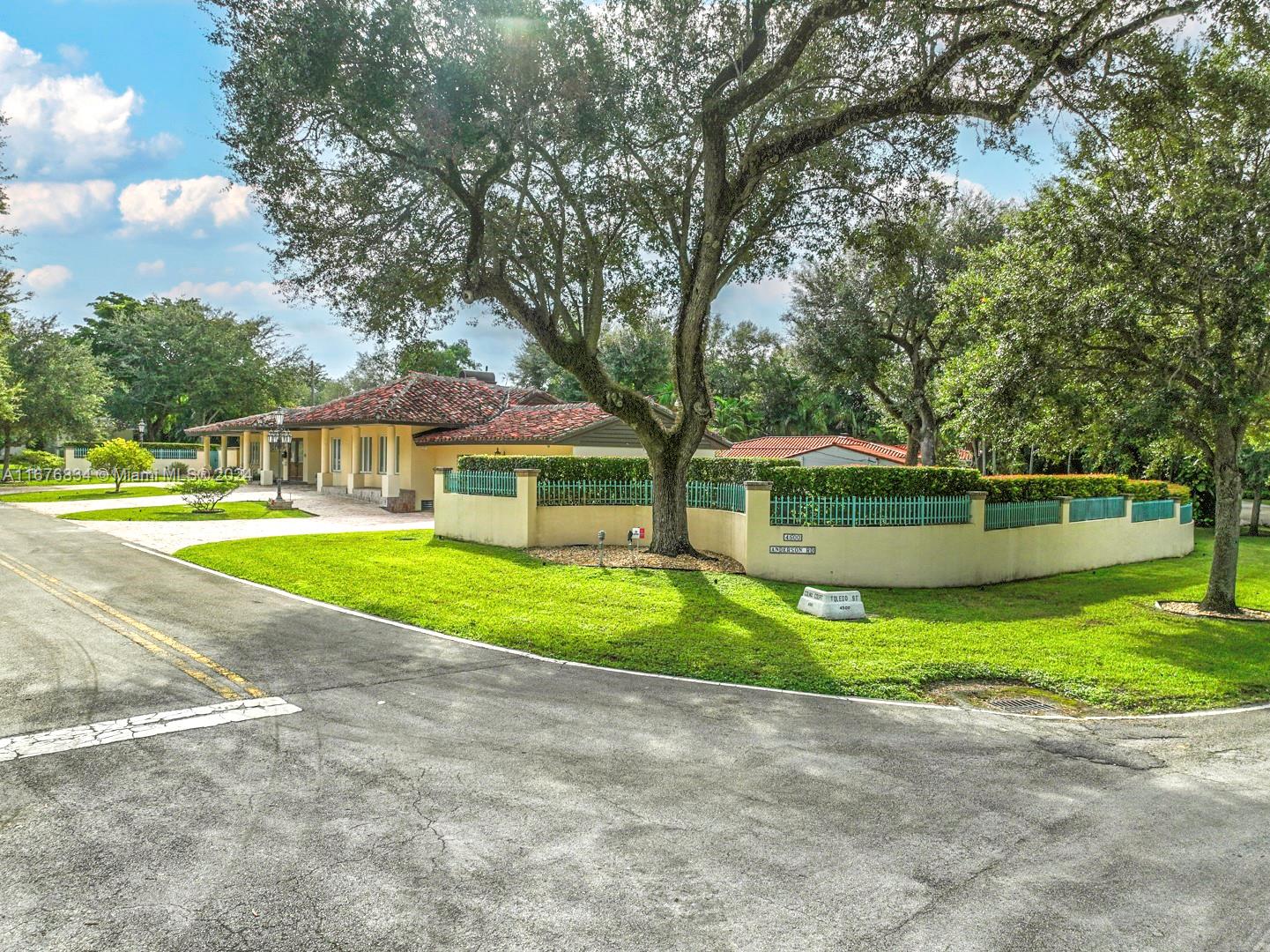 4500 Anderson Rd, Coral Gables, Florida image 38