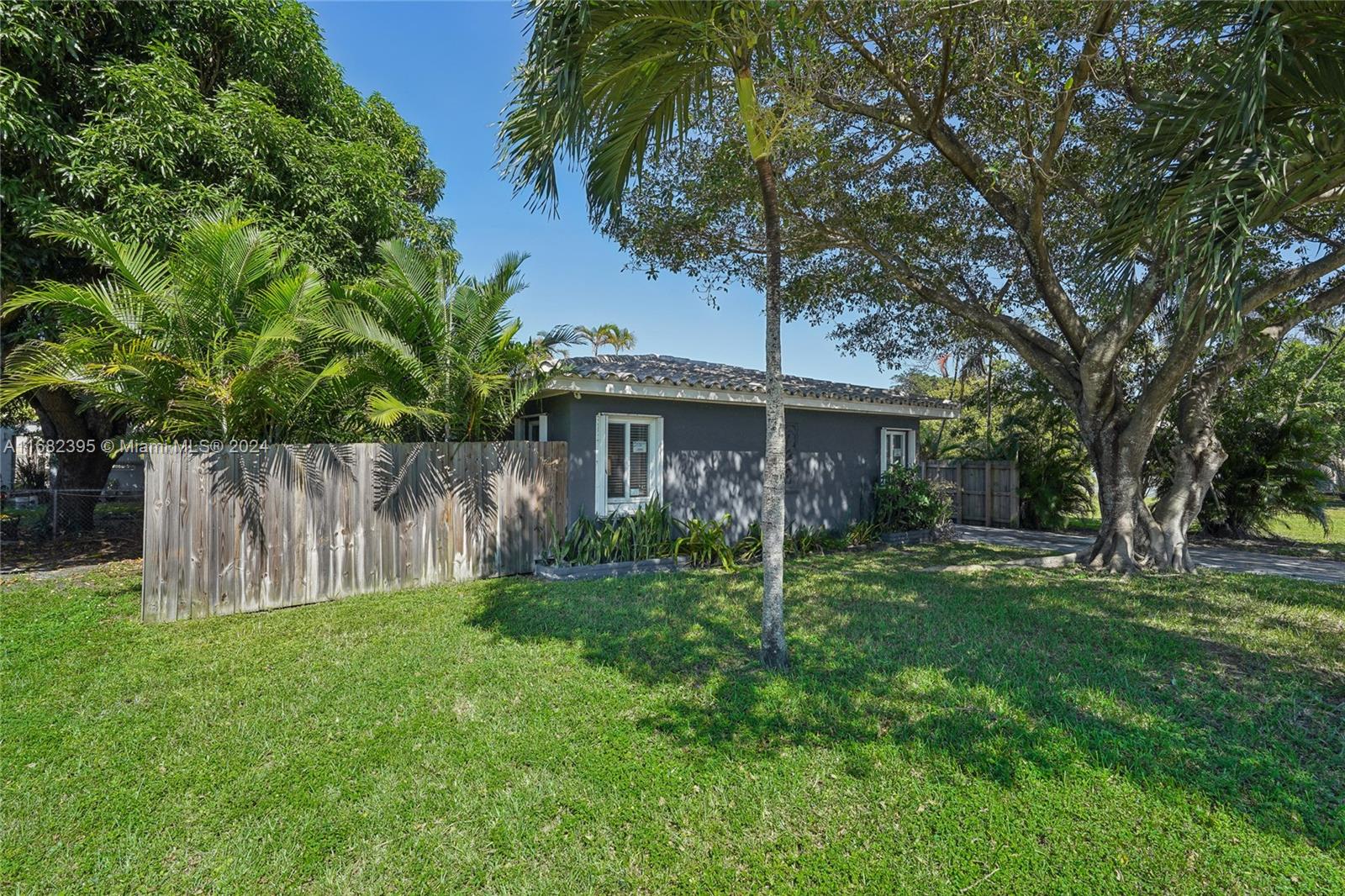 1955 Thomas St, Hollywood, Florida image 35