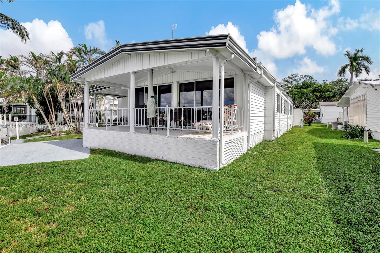 128 Lake Shore Dr, Pembroke Park, Florida image 10