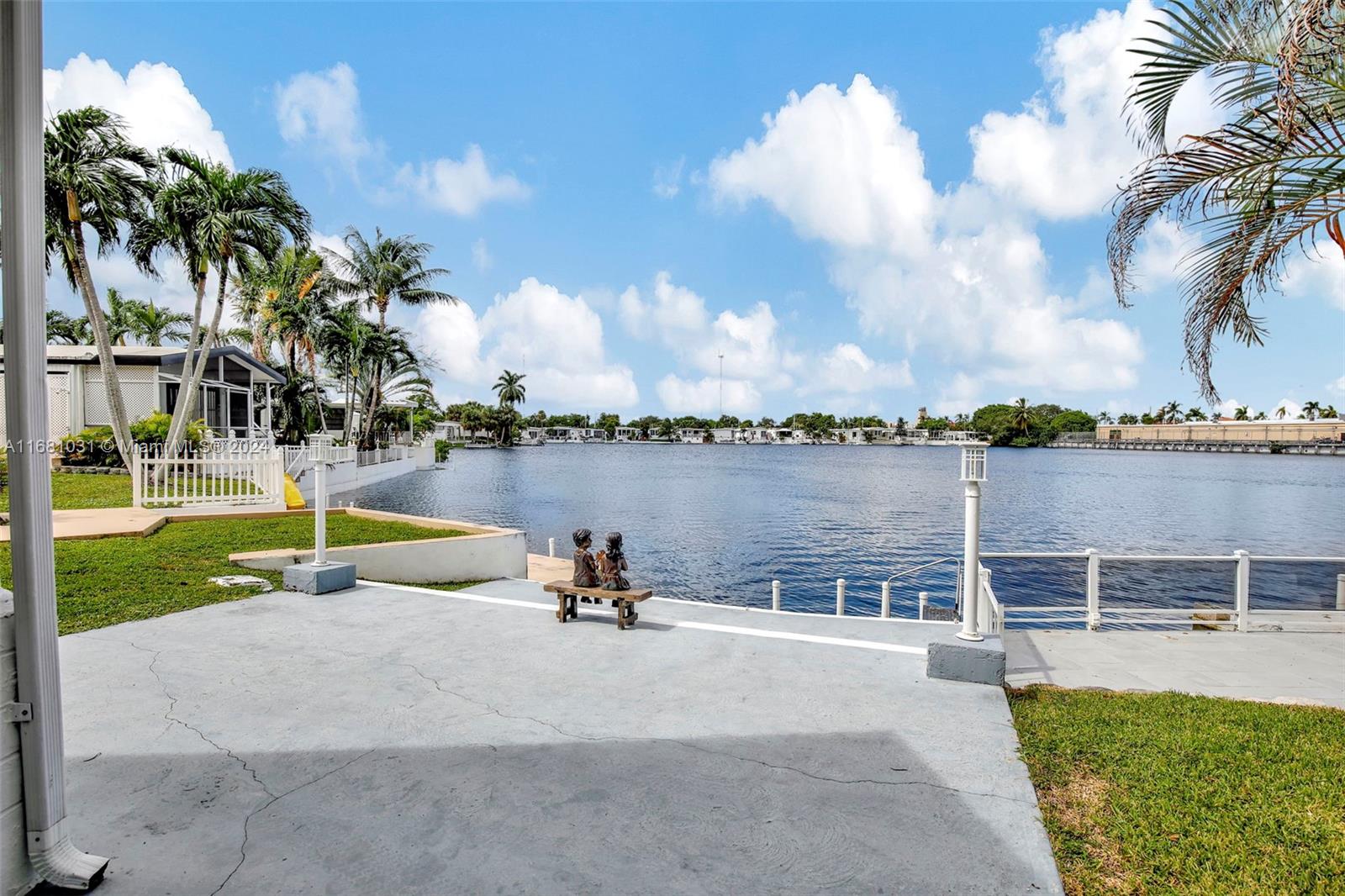 128 Lake Shore Dr, Pembroke Park, Florida image 2