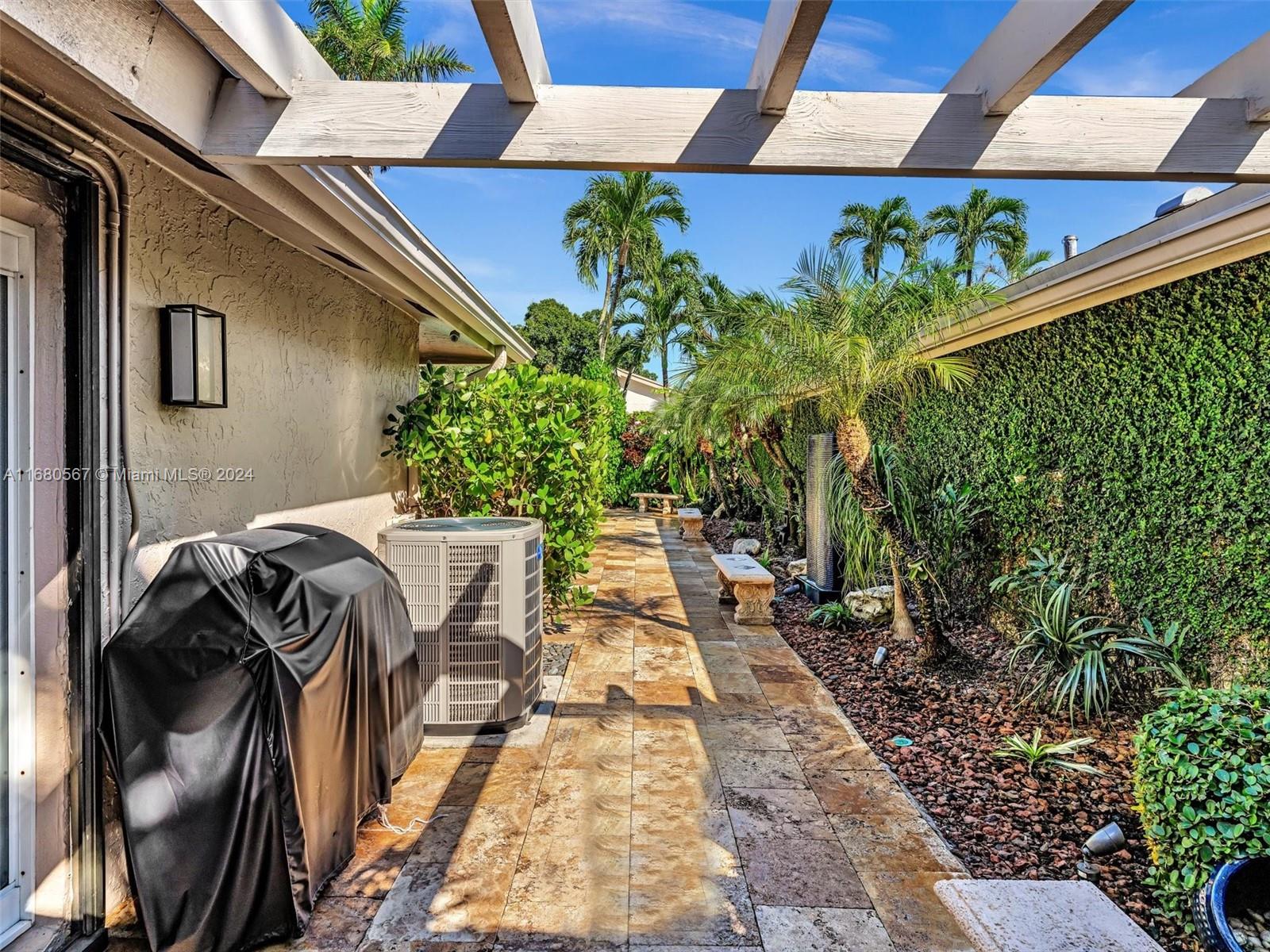 122 Laurel Rd, Hollywood, Florida image 35