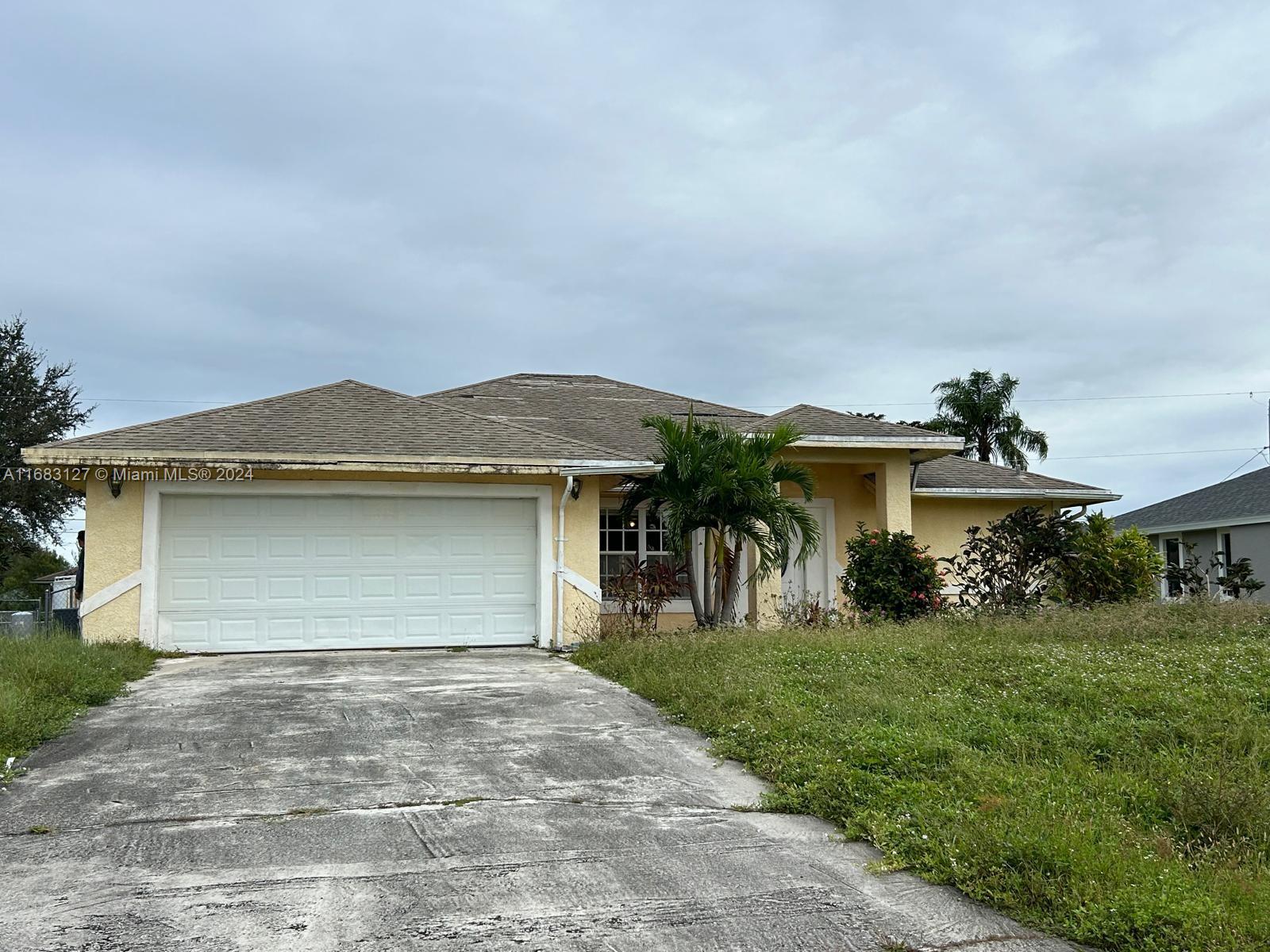 Residential, Fort Myers, Florida image 2