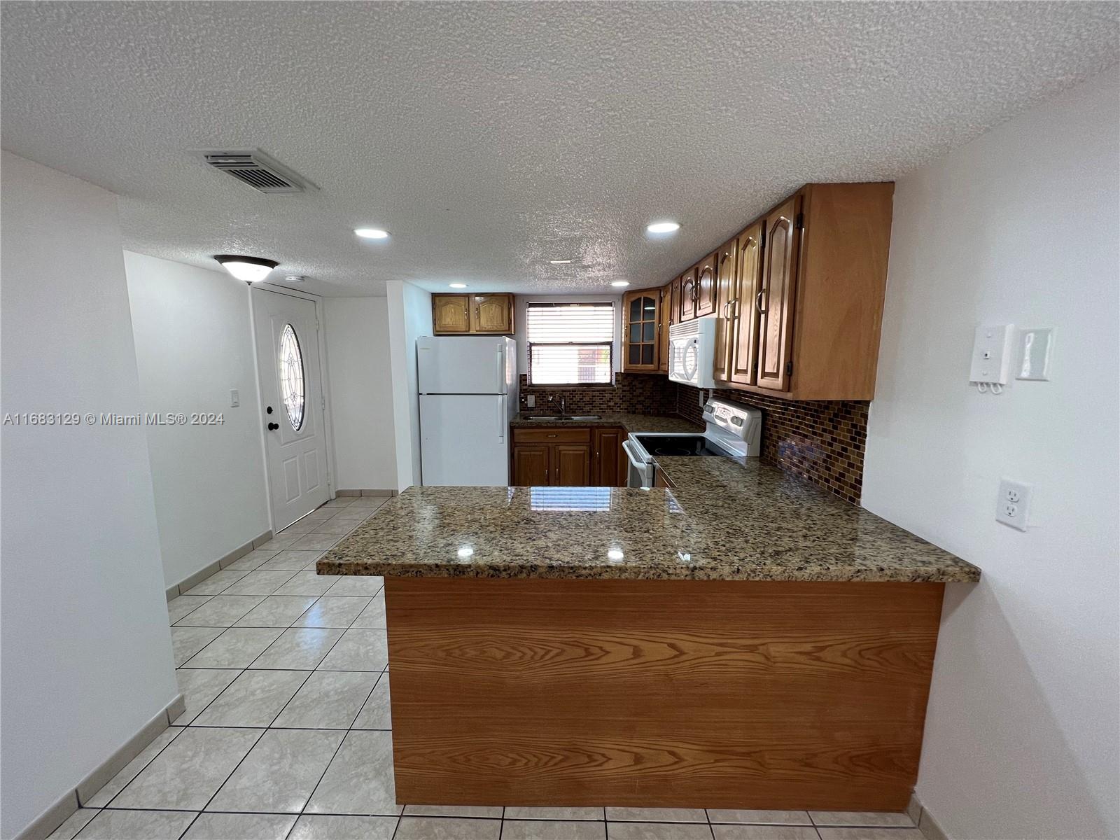 5525 W 26th Ct #208, Hialeah, Florida image 2