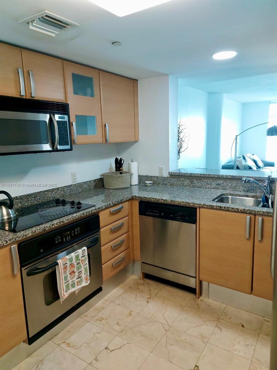 2101 Brickell Ave #2807, Miami FL 33129