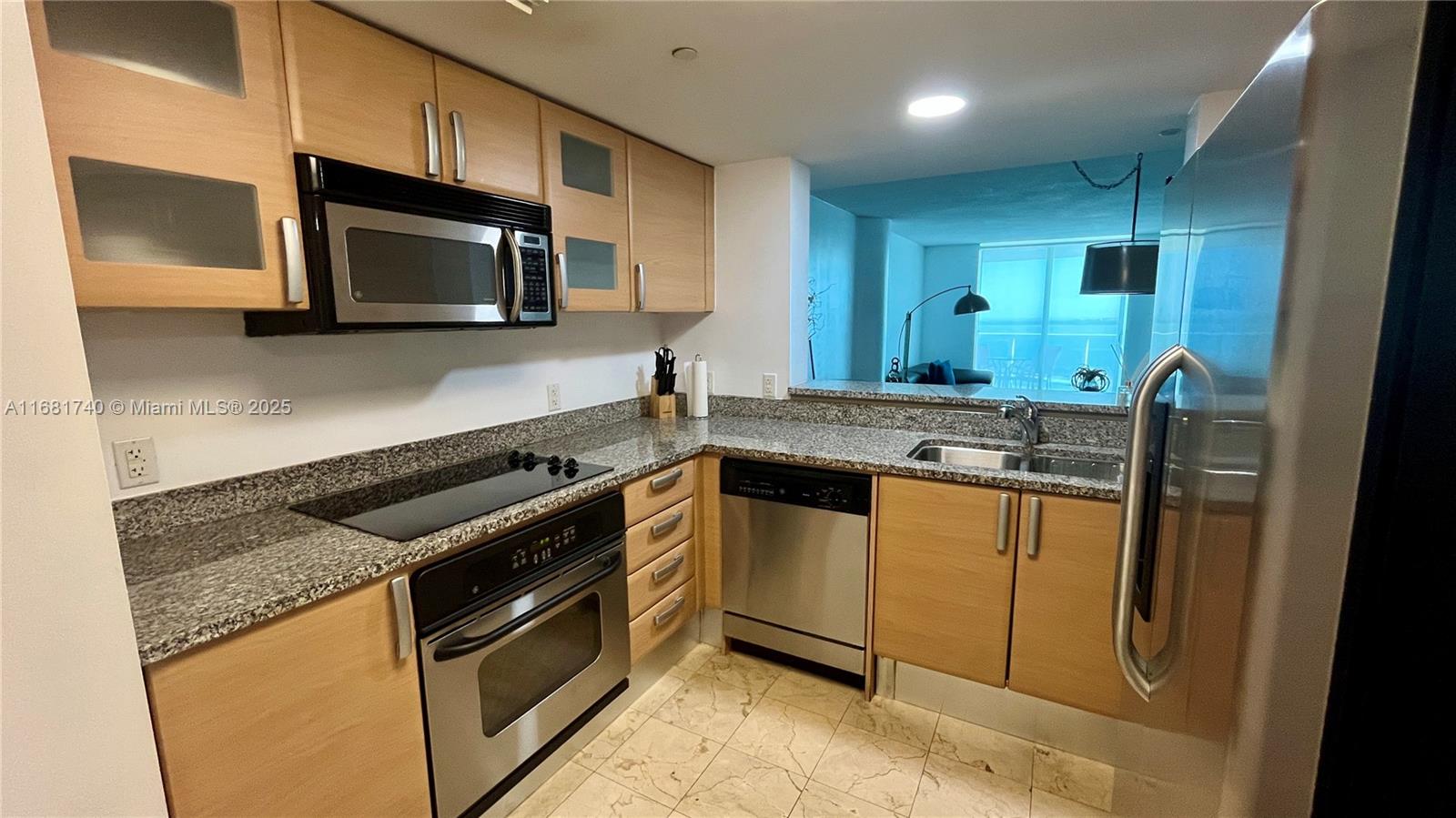 2101 Brickell Ave #2807, Miami FL 33129