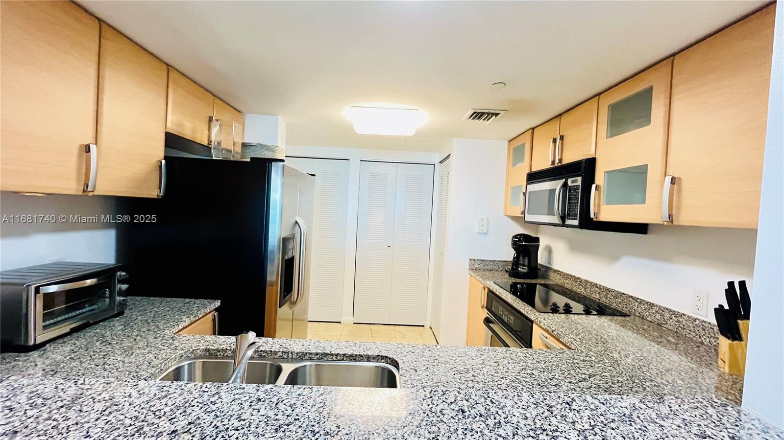 2101 Brickell Ave #2807, Miami FL 33129