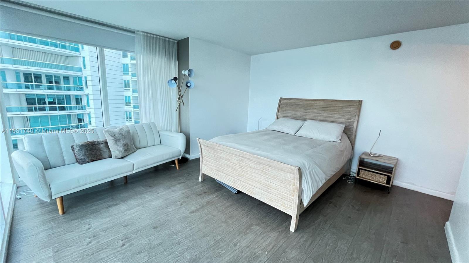2101 Brickell Ave #2807, Miami FL 33129