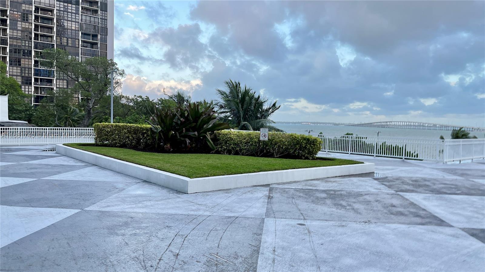 2101 Brickell Ave #2807, Miami FL 33129