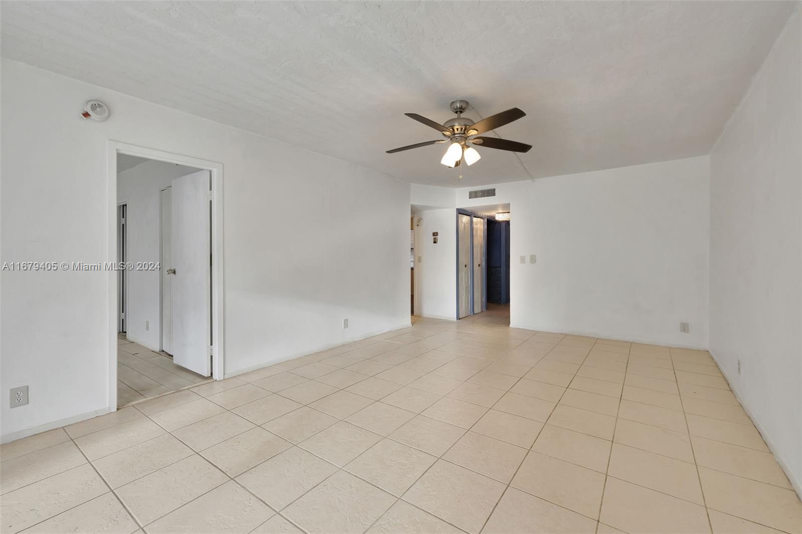 2811 Somerset Dr #209, Lauderdale Lakes, Florida image 6