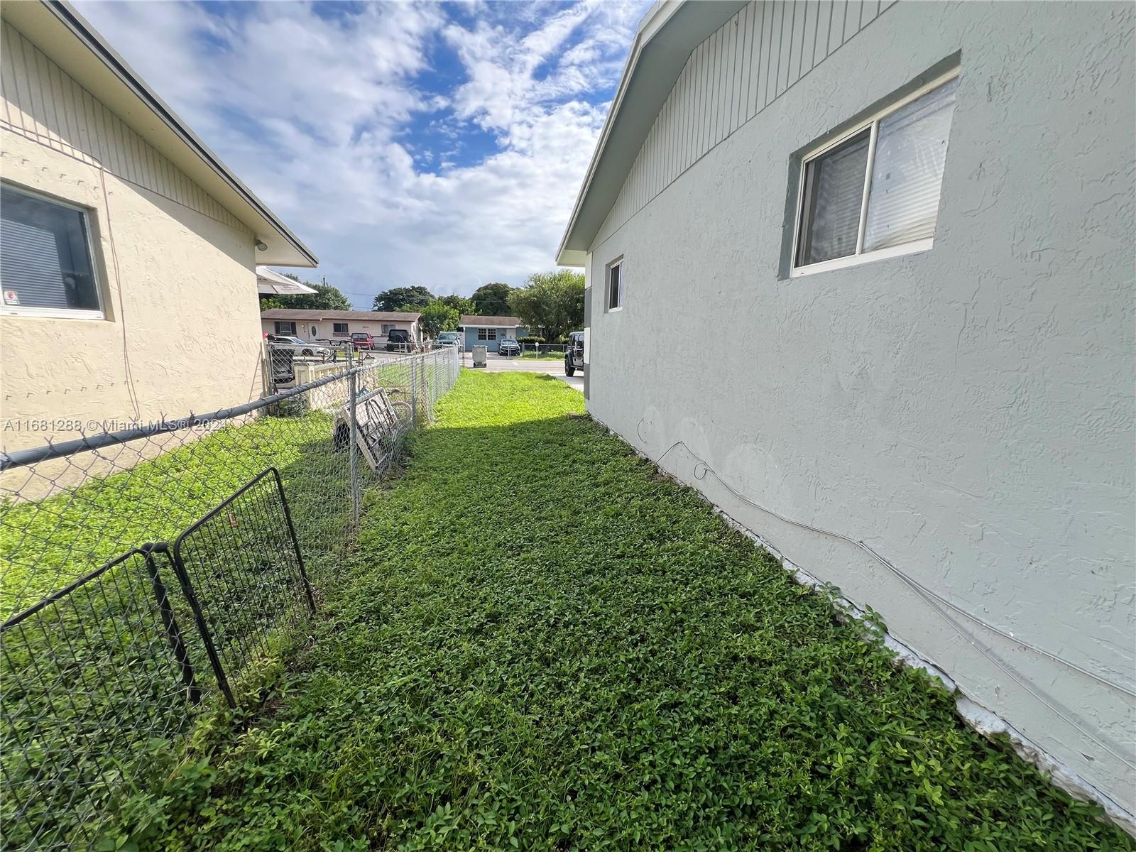 2821 NW 8th St, Pompano Beach, Florida image 19