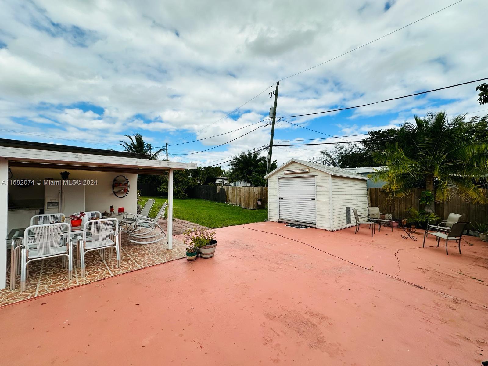 18531 NW 82nd Ct, Hialeah, Florida image 32