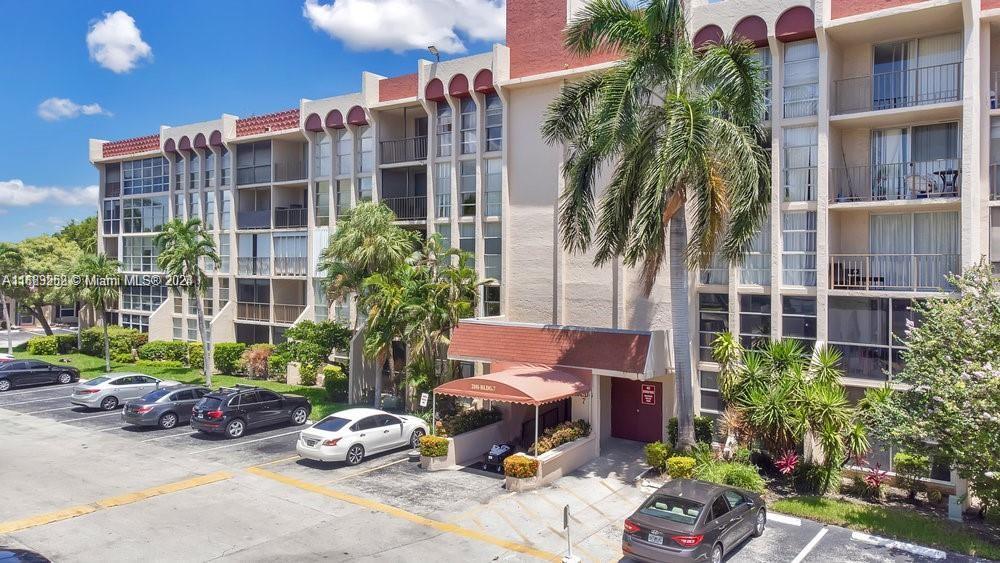 2101 Atlantic Shores Blvd #512, Hallandale Beach, Florida image 2