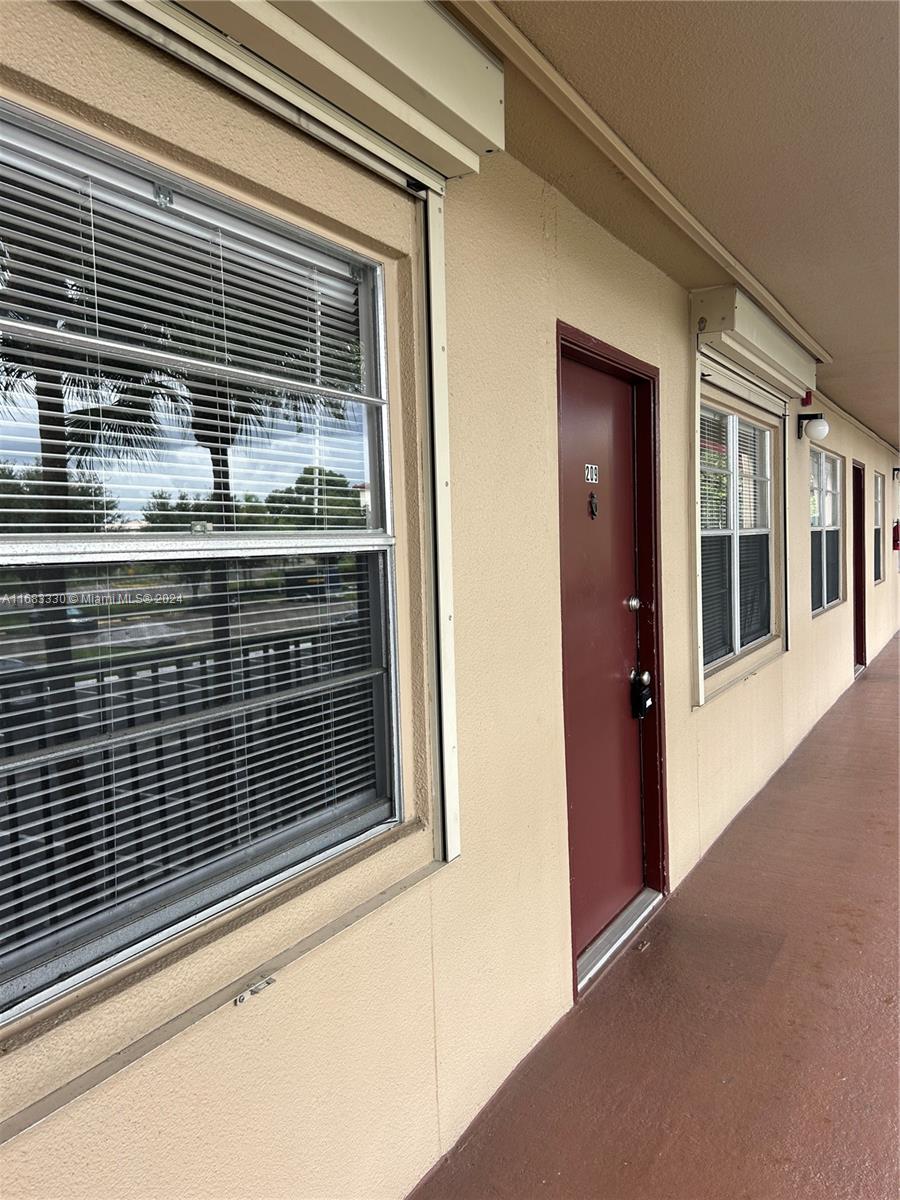 800 SW 131st Ave #209F, Pembroke Pines, Florida image 2