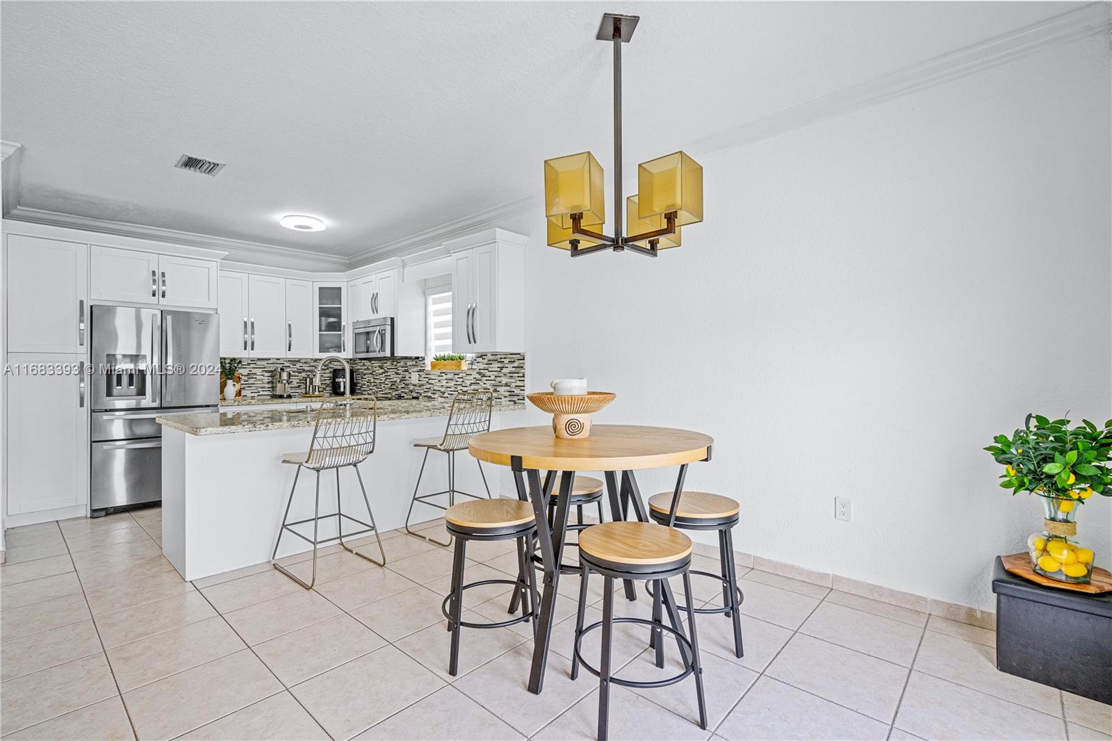 9121 NW 166th Ter, Miami Lakes, Florida image 12