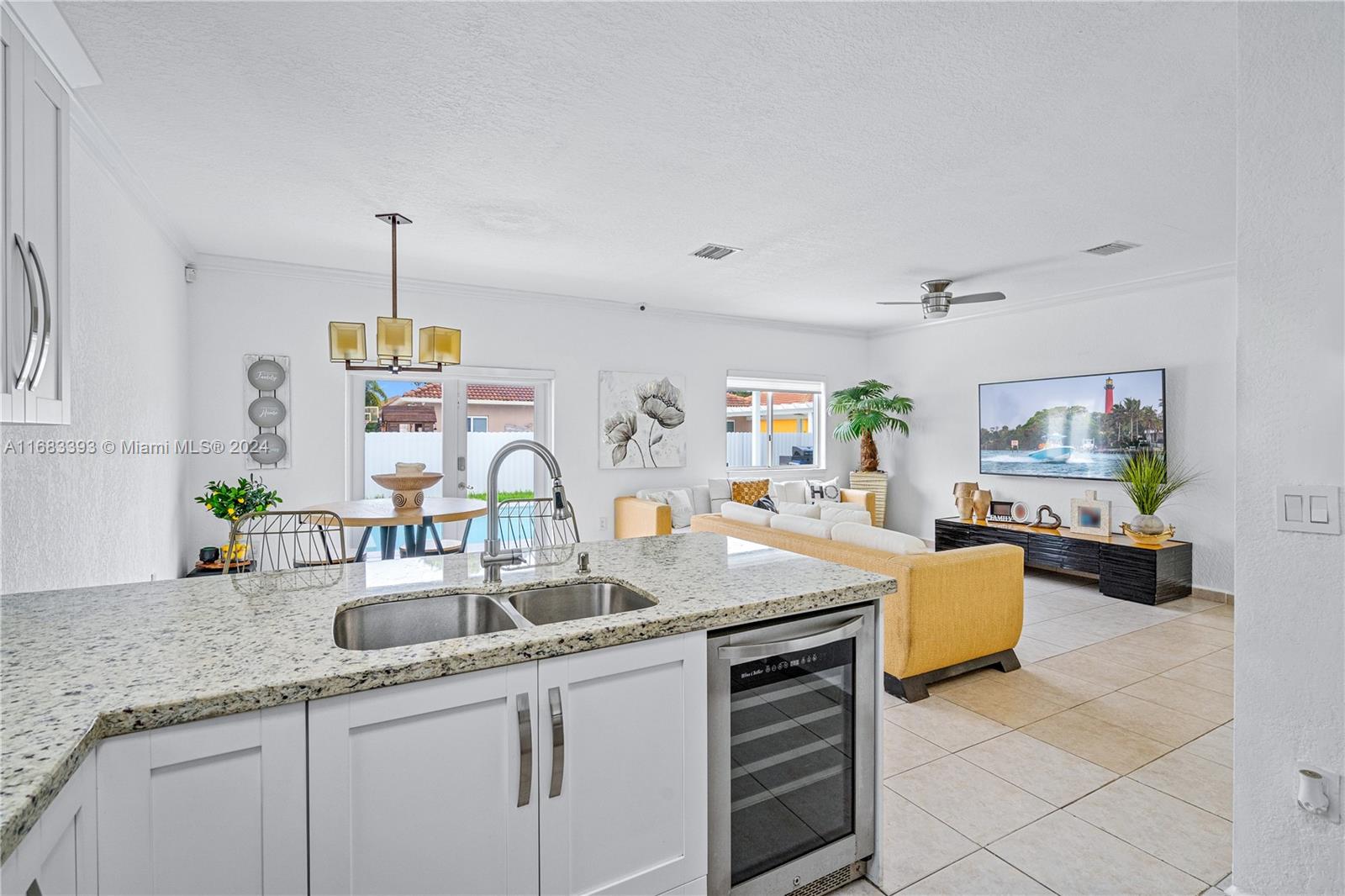 9121 NW 166th Ter, Miami Lakes, Florida image 15