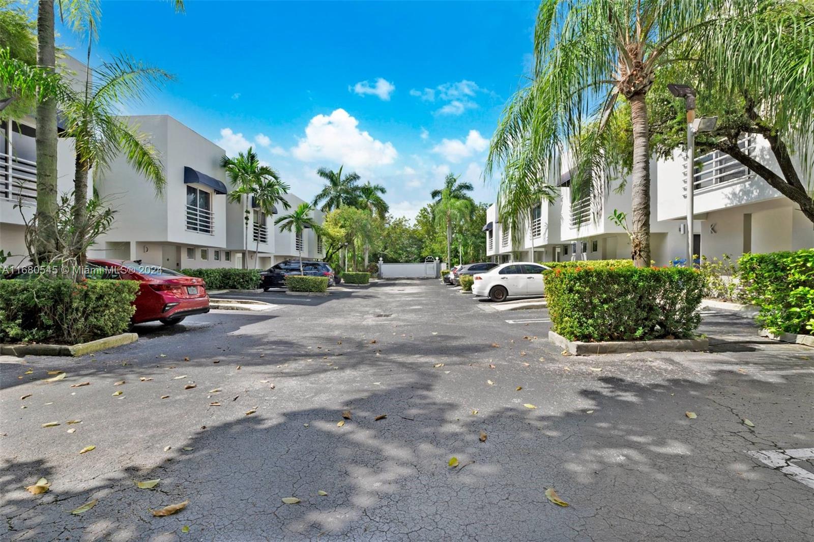 2945 Bridgeport Avenue #E, Miami, Florida image 27