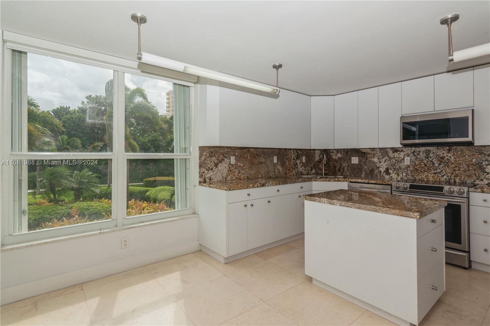 611 Ocean Dr #2E, Key Biscayne, Florida image 3