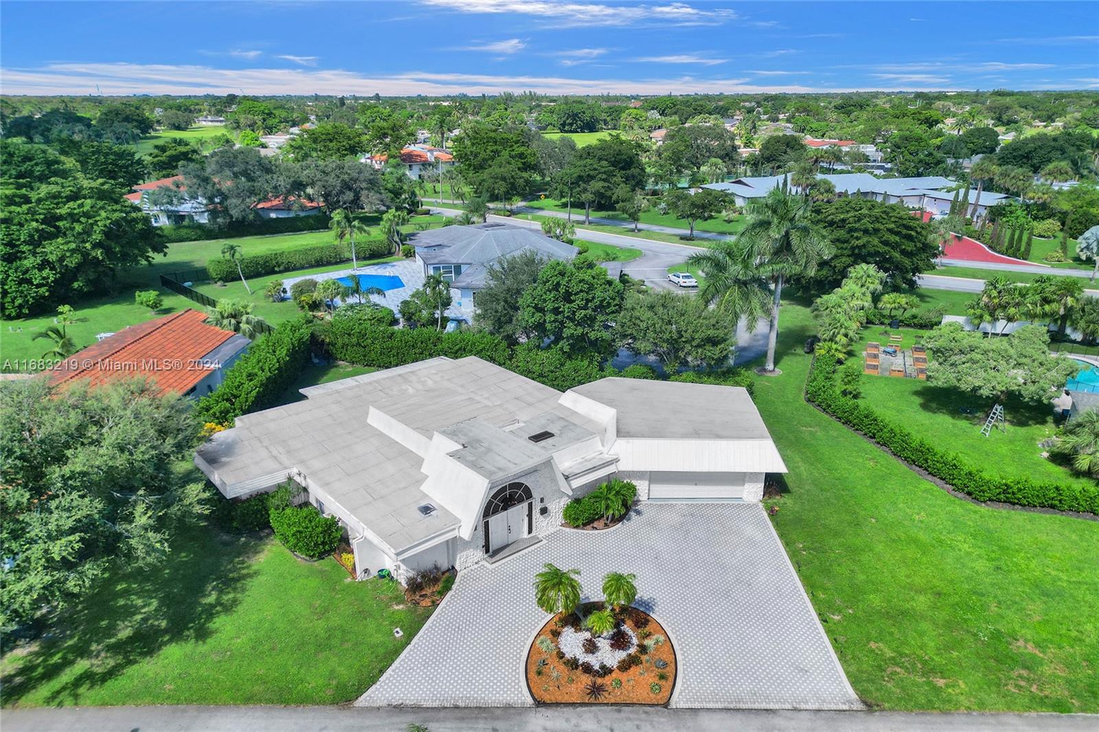 5709 Bamboo Cir., Tamarac, Florida image 2