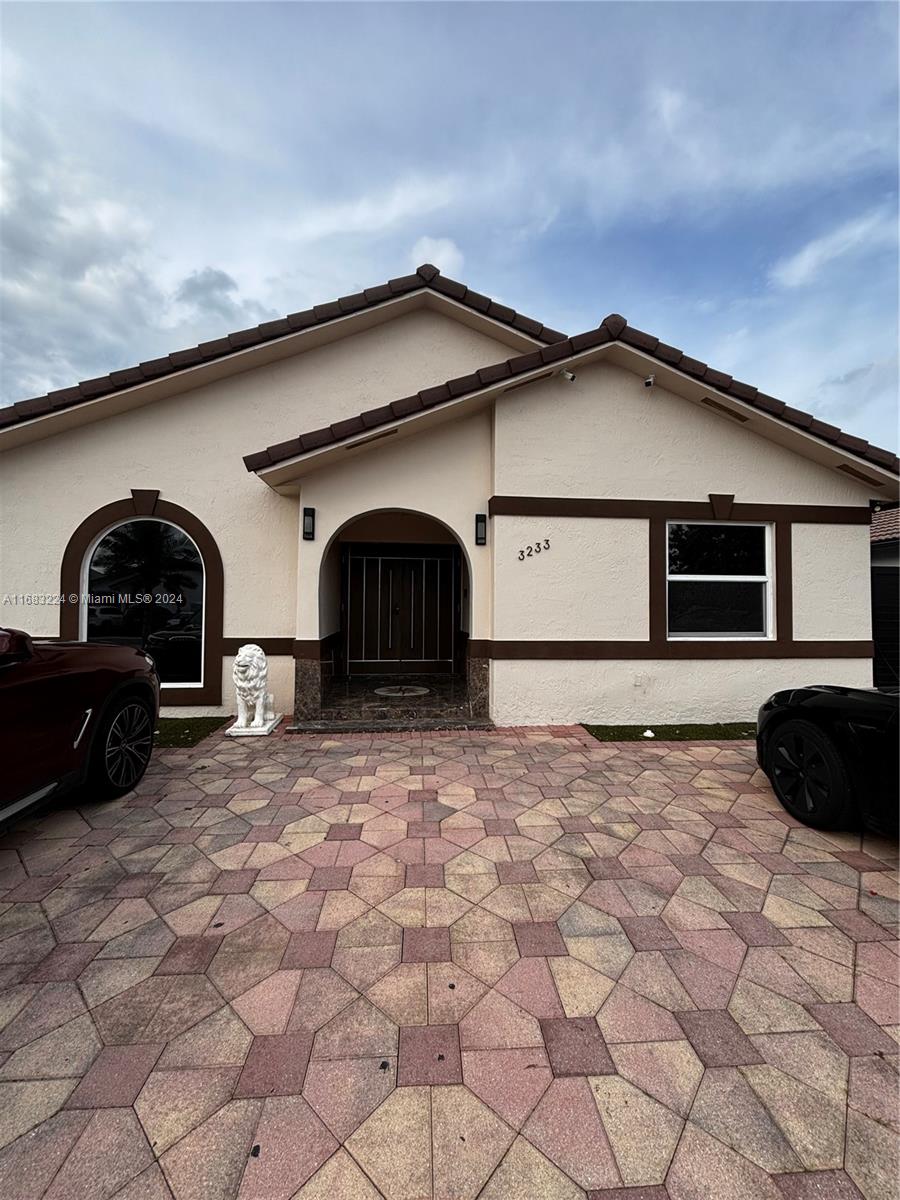 3233 W 76th Pl, Hialeah, Florida image 3