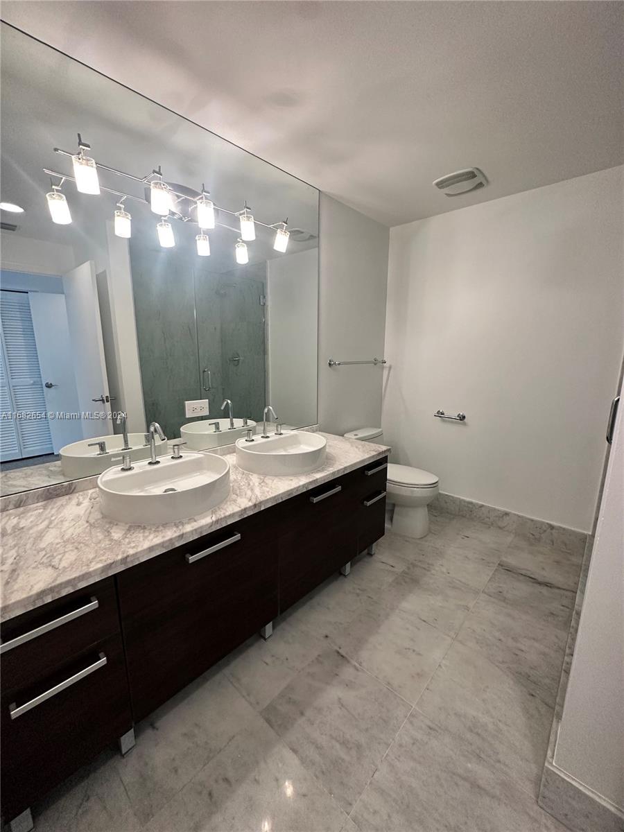 244 Biscayne Blvd #503, Miami FL 33132