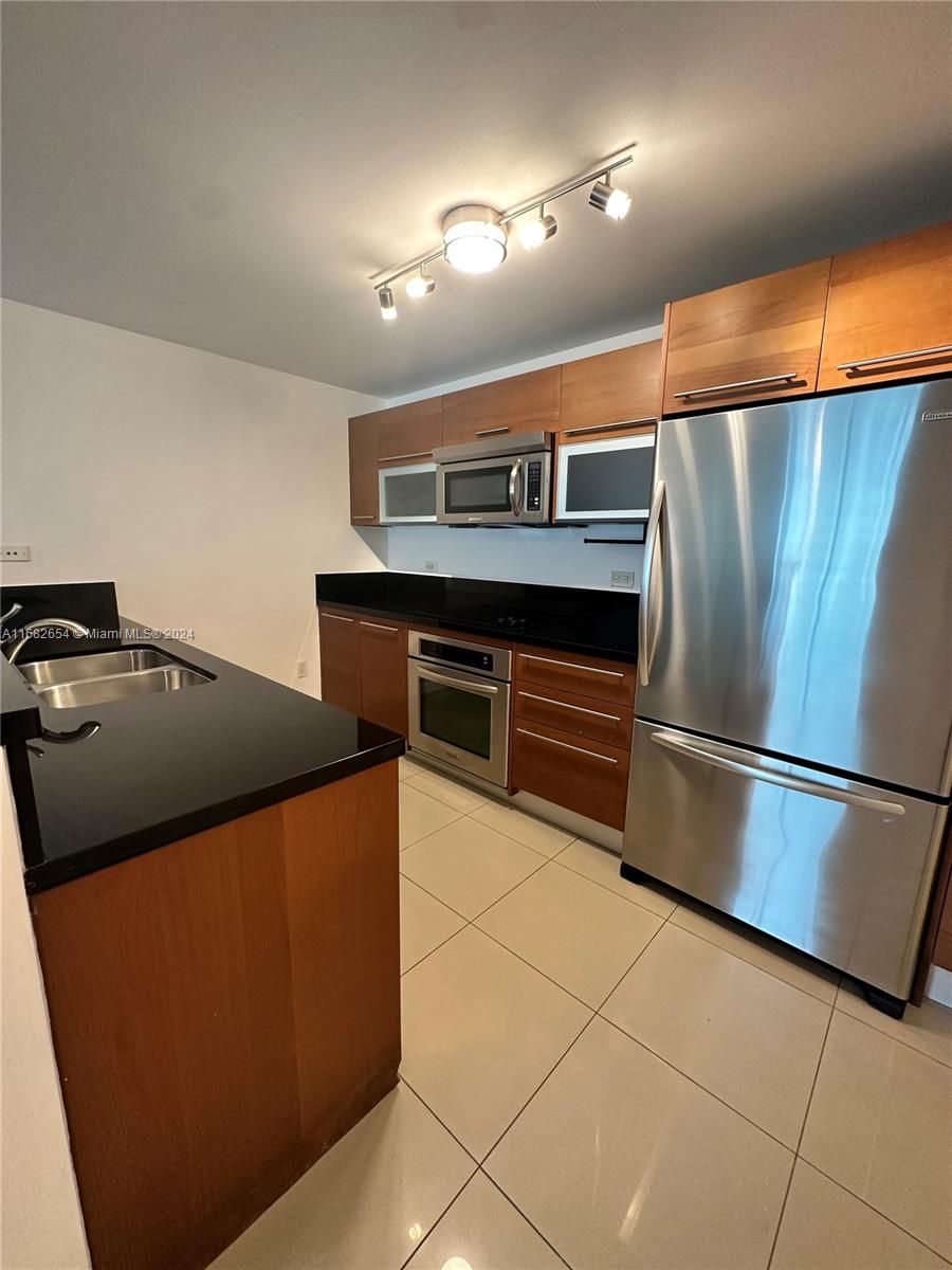 244 Biscayne Blvd #503, Miami FL 33132