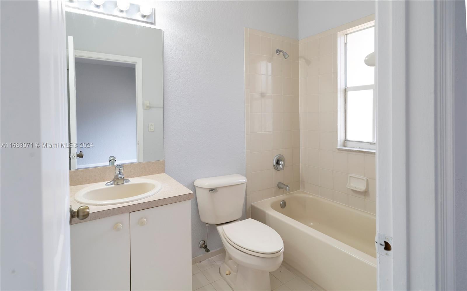 606 W Santa Catalina Cir #606, North Lauderdale, Florida image 21