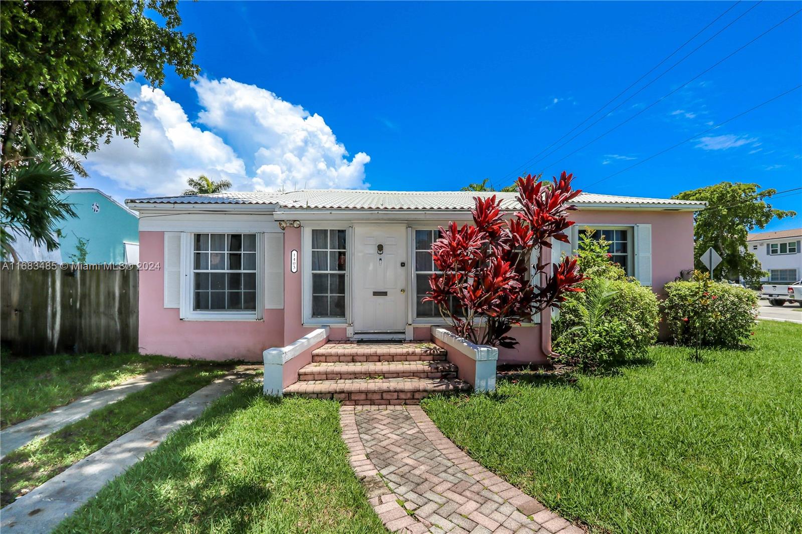 1403 Mayo St, Hollywood, Florida image 24