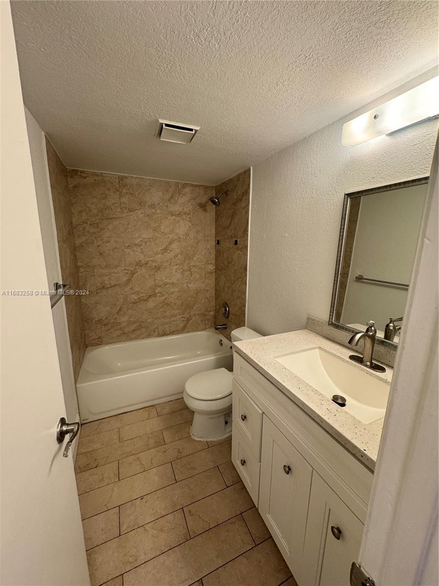 103 Gardens Dr #103, Pompano Beach, Florida image 15