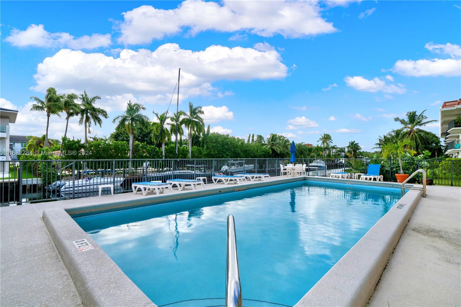 6815 Edgewater Dr #103, Coral Gables, Florida image 36