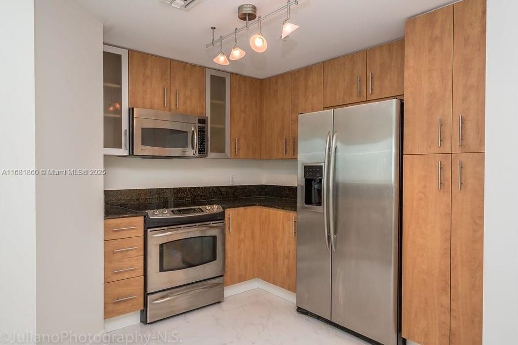7900 Harbor Island Dr #1508, North Bay Village FL 33141