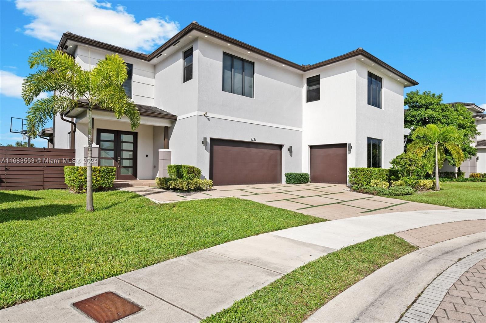 9121 NW 161st Ter, Miami Lakes, Florida image 1