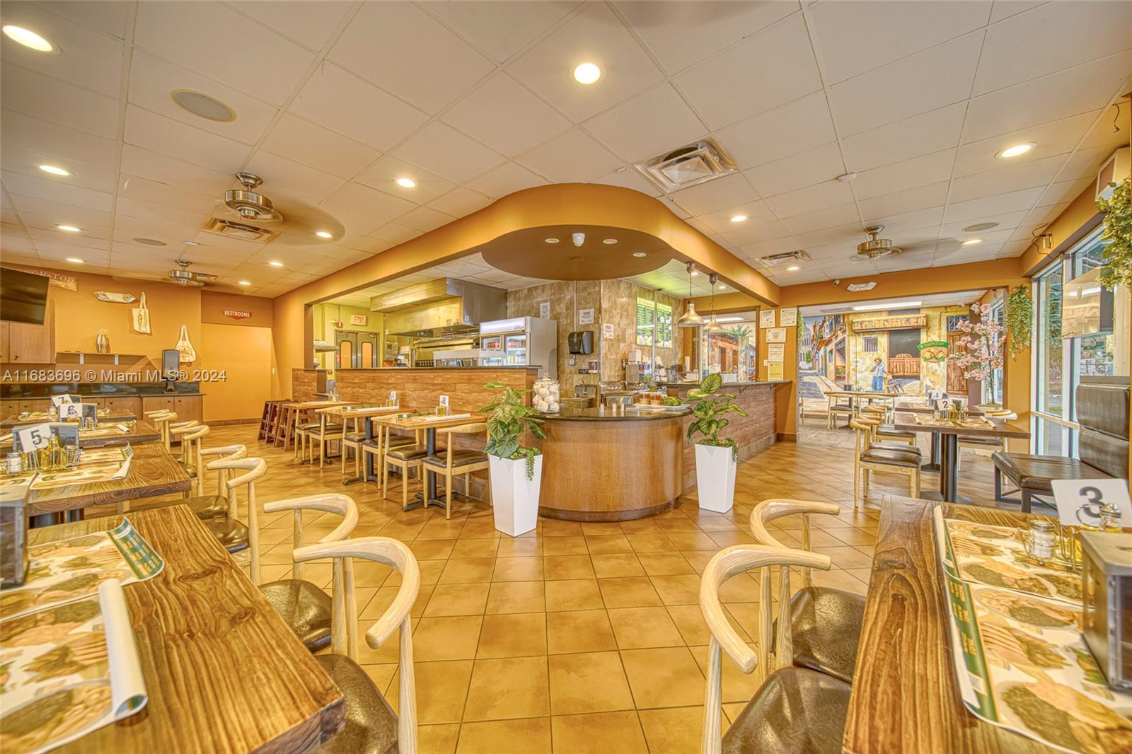 Full Service Restaurant F In Palmetto Bay On Us1
