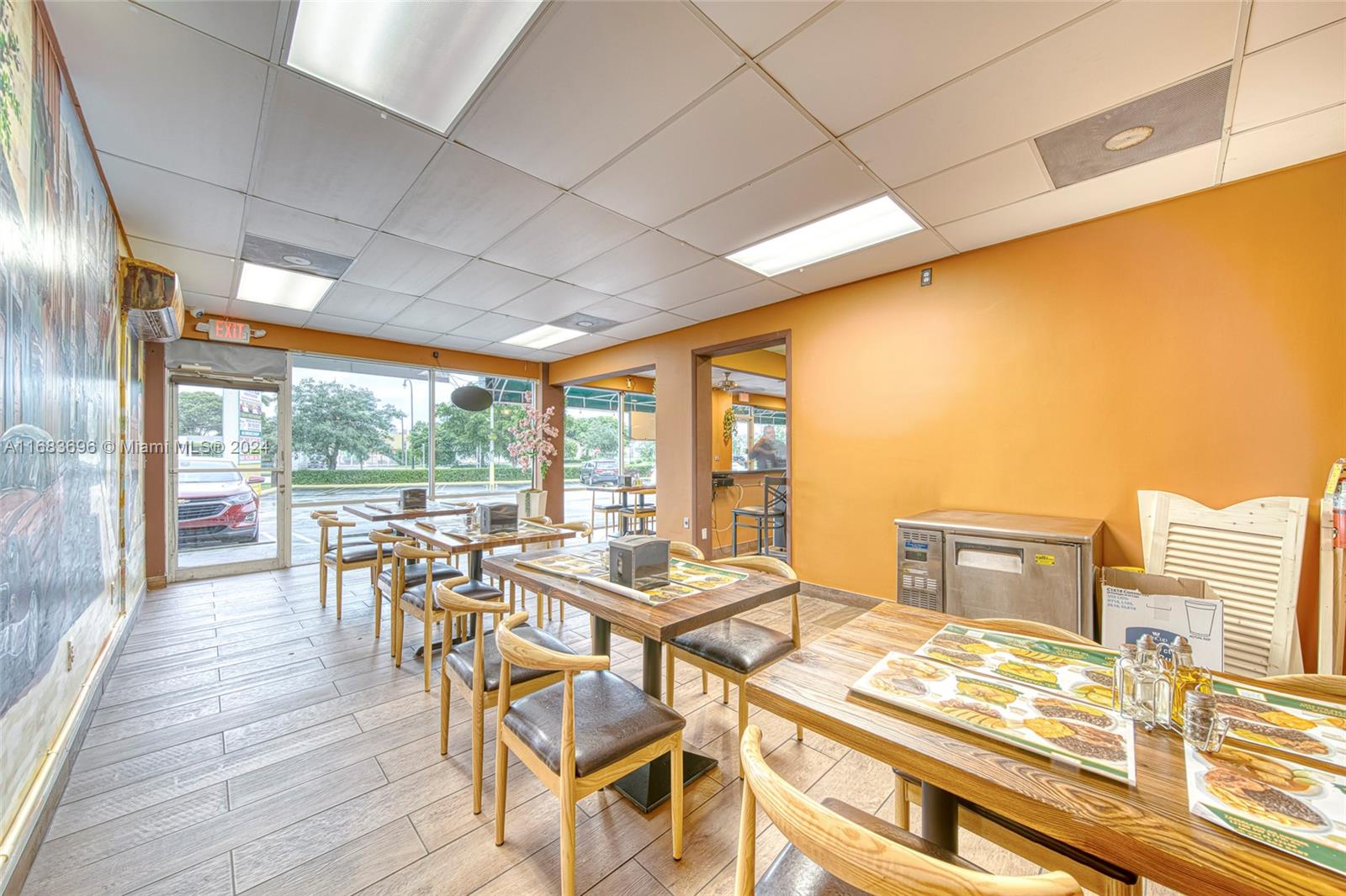 Full Service Restaurant F In Palmetto Bay On Us1