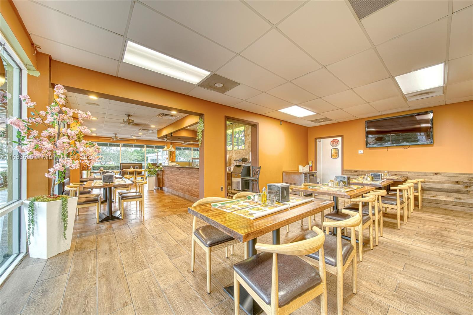 Full Service Restaurant F In Palmetto Bay On Us1