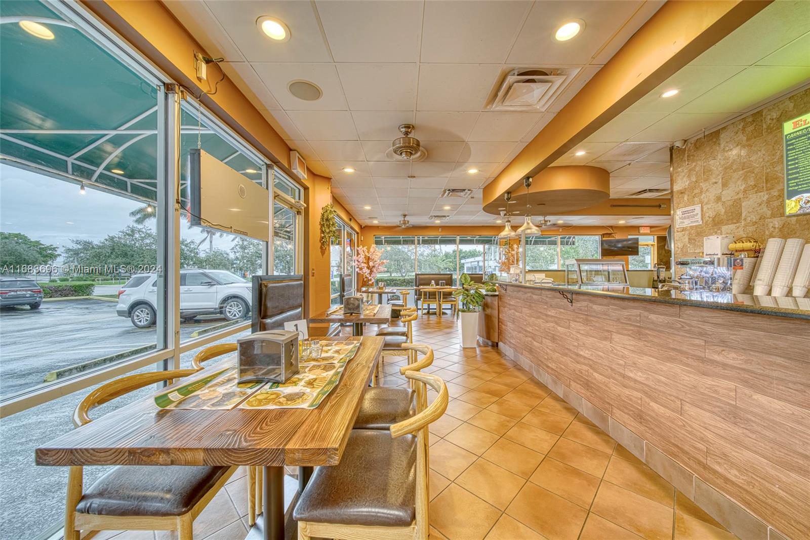 Full Service Restaurant F In Palmetto Bay On Us1