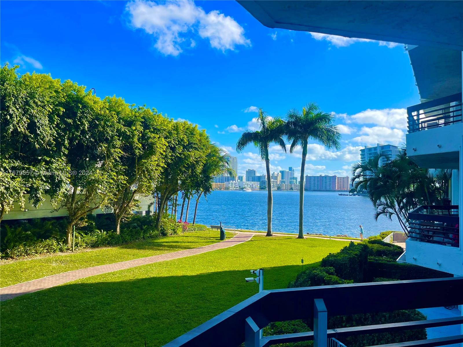 Beautiful 2 Bedrooms, 2 Bathrooms Unit At Mystic Pointe Tower 500. 24/7 Gate Security, Front Desk, Tennis courts, Pickle Ball Courts, Pool, Gym, Sauna, Marina, Ping Pong, Billiard , Dog park, Restaurant, Mini Market, Beauty Salon, Covered Assigned Parking Space, and Valet.