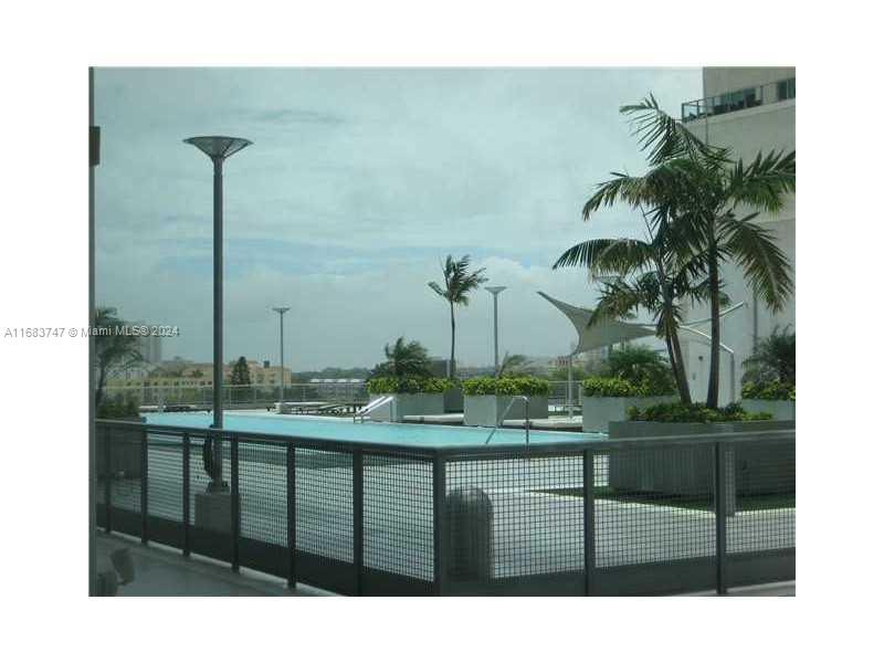 690 SW 1 CT #1211, Miami FL 33130