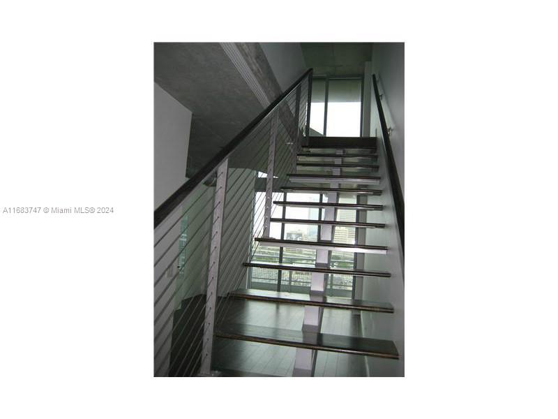 690 SW 1 CT #1211, Miami FL 33130
