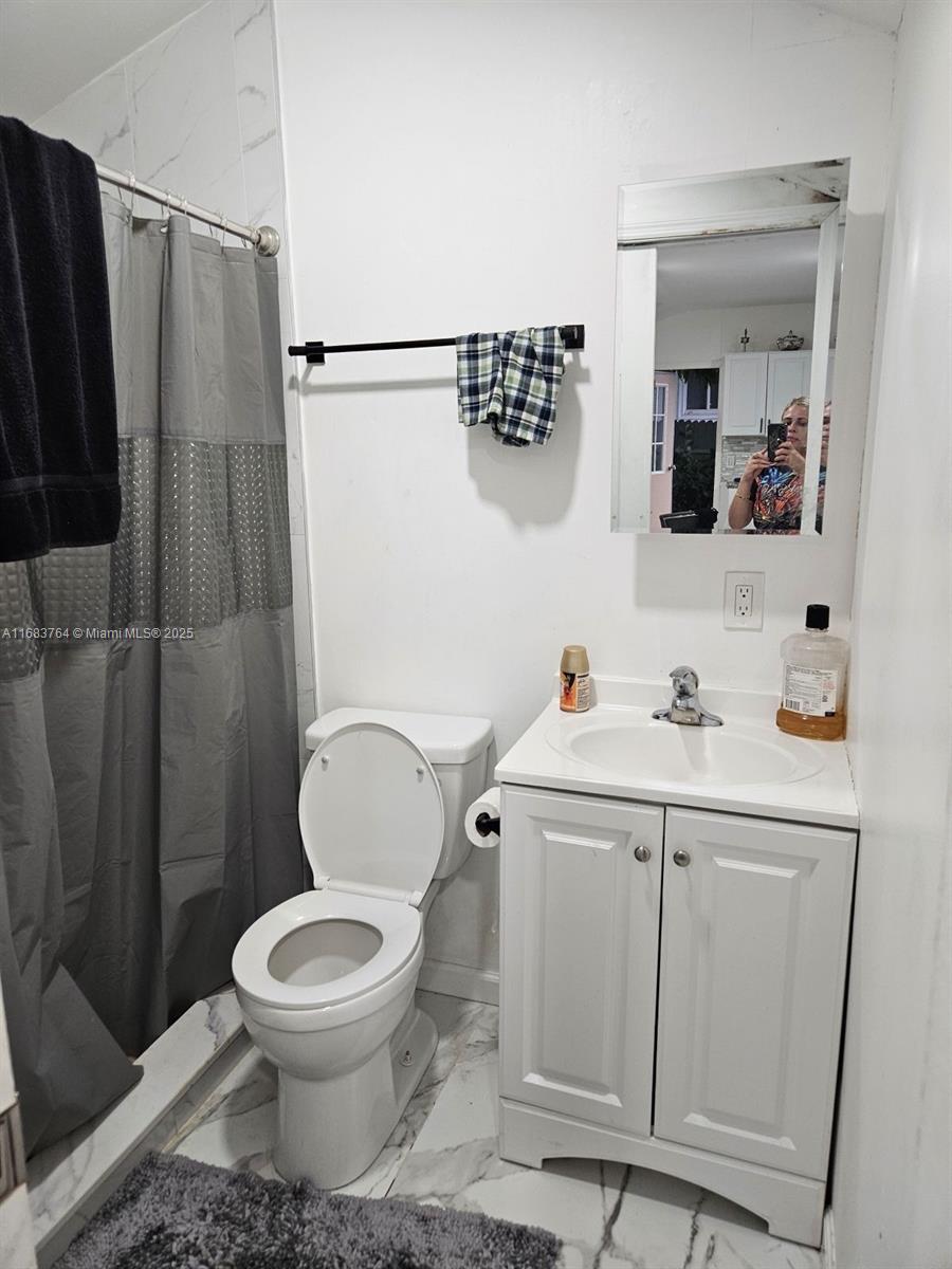 Listing Photo 10