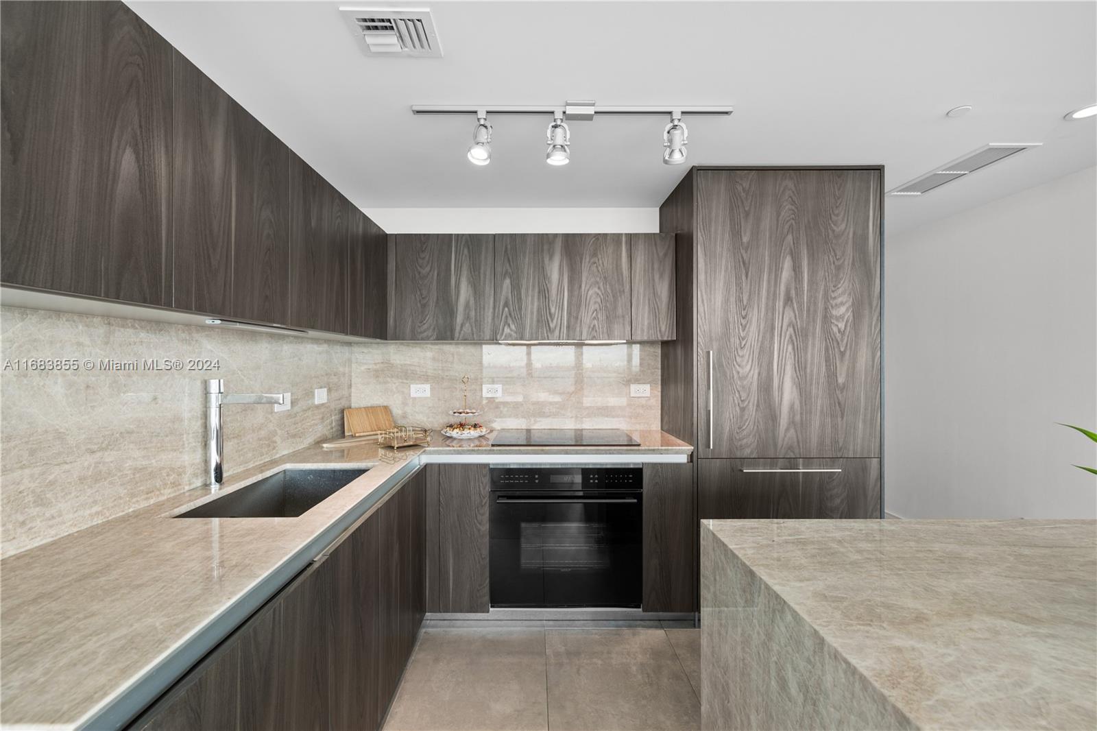 3131 NE 7th Ave #1006, Miami FL 33137