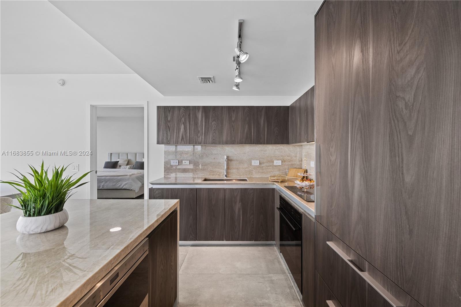 3131 NE 7th Ave #1006, Miami FL 33137