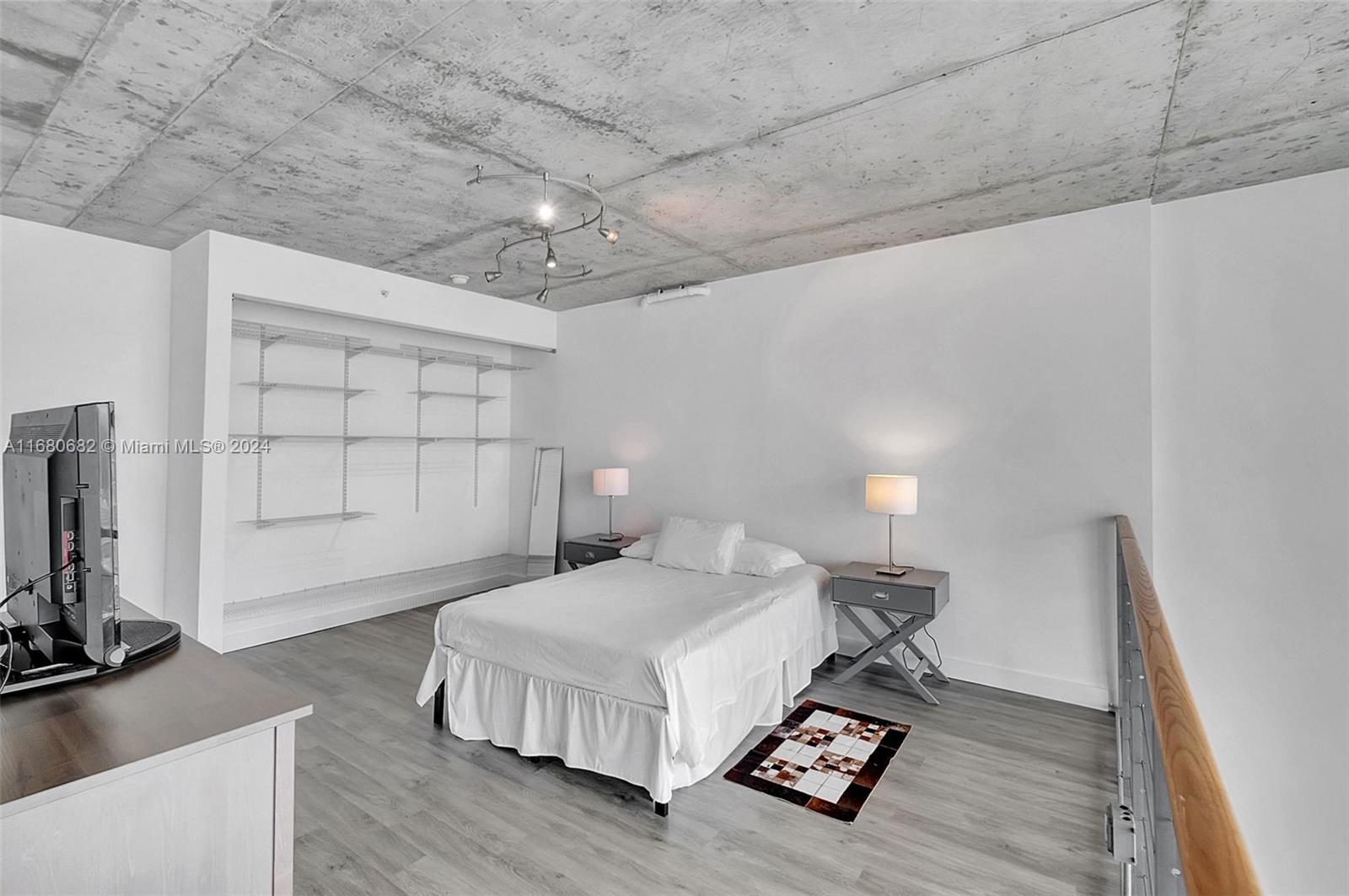 690 SW 1st Ct #3113, Miami FL 33130