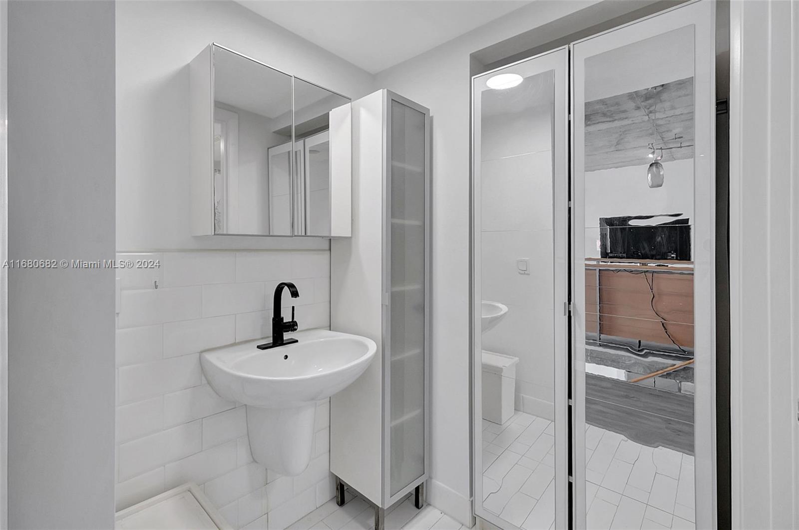 690 SW 1st Ct #3113, Miami FL 33130