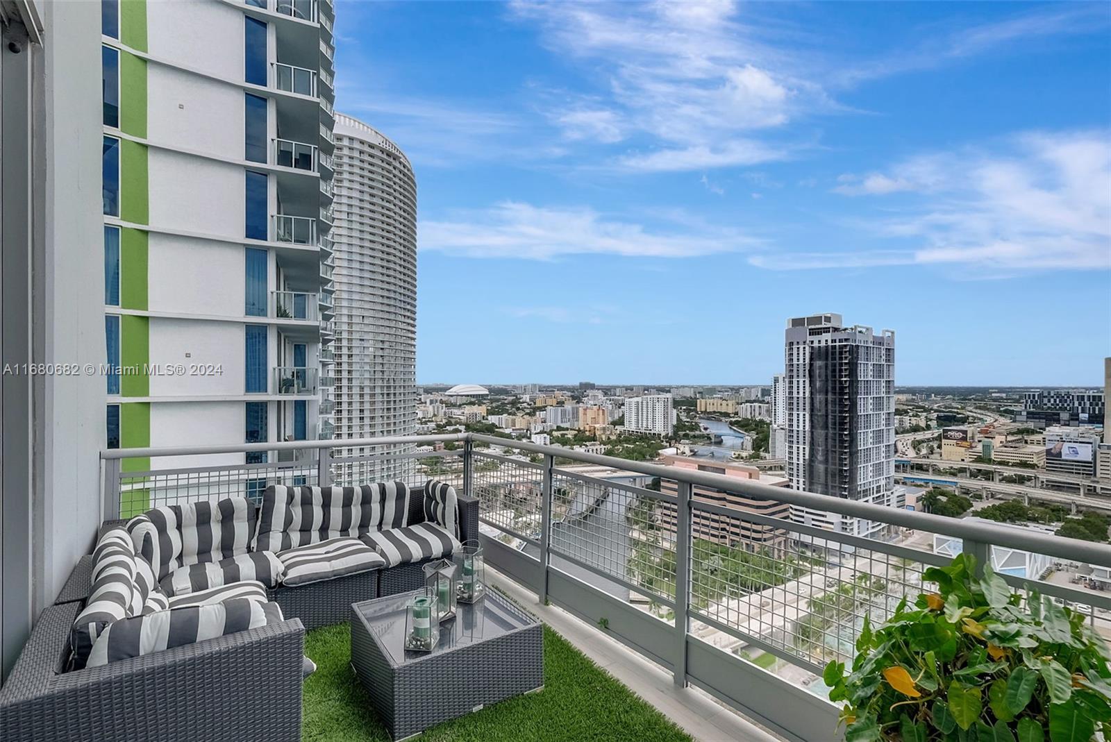 690 SW 1st Ct #3113, Miami FL 33130